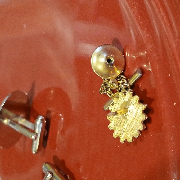 Gold and Black Cufflinks - Picture 7 of 7